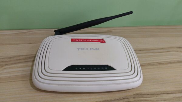 沒在用的WIFI分享器 TP-Link  Copy